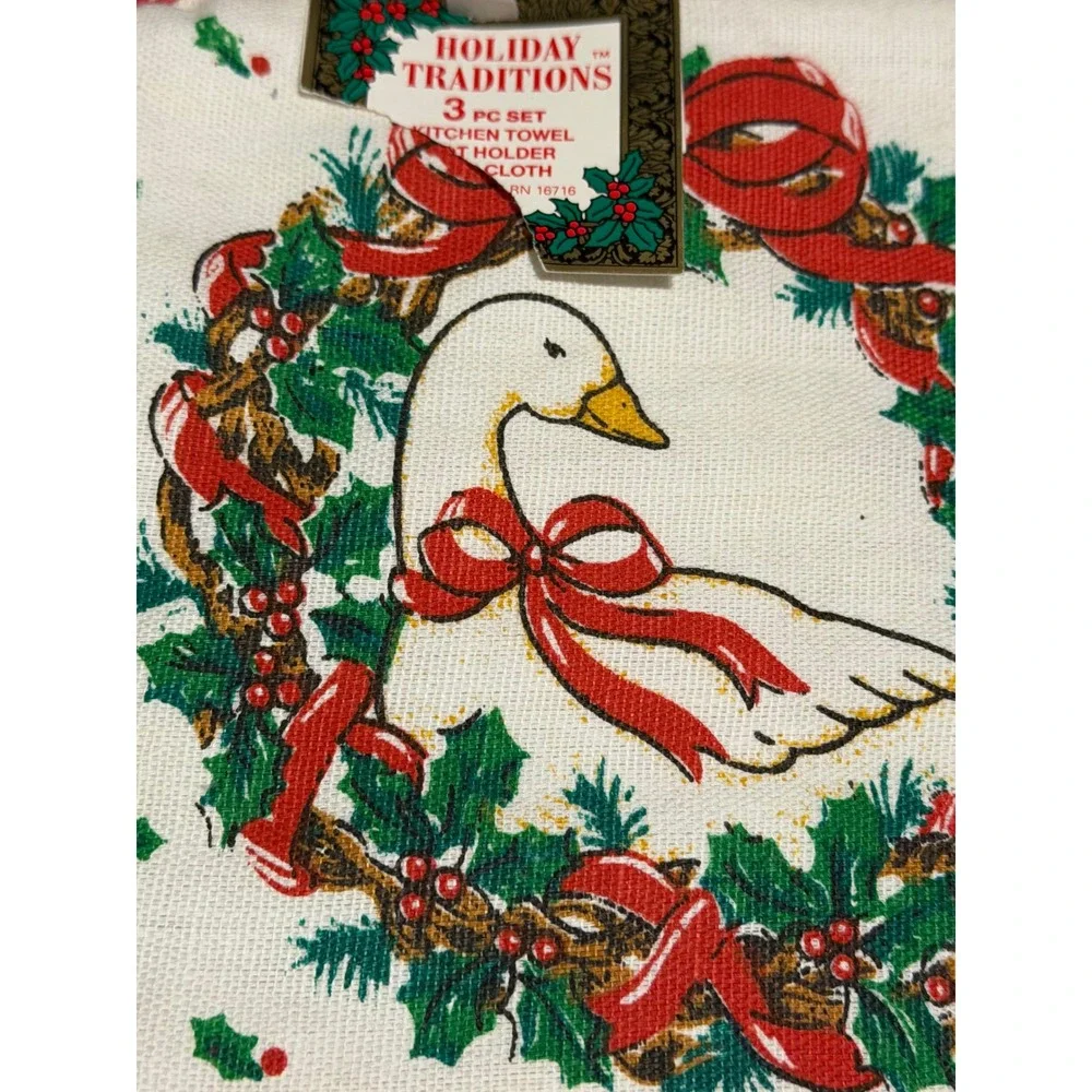 Vintage Holiday Traditions Christmas Goose 3 Pc Kitchen Towel Pot Holder Set